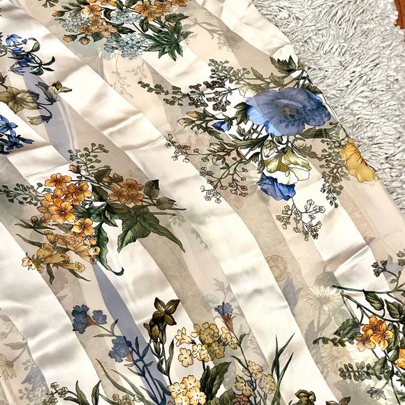 Adrienne Vittadini vintage cream blue striped floral sheer scarf - Picture 15 of 16